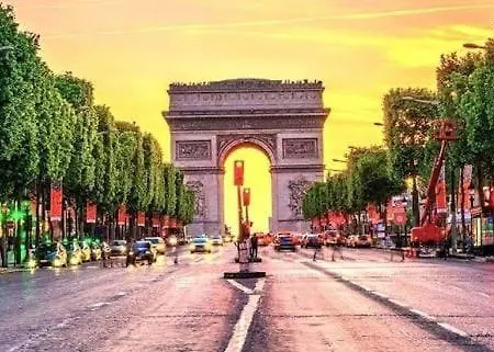 4 Suites, Av Des Champs-elysées * Parigi